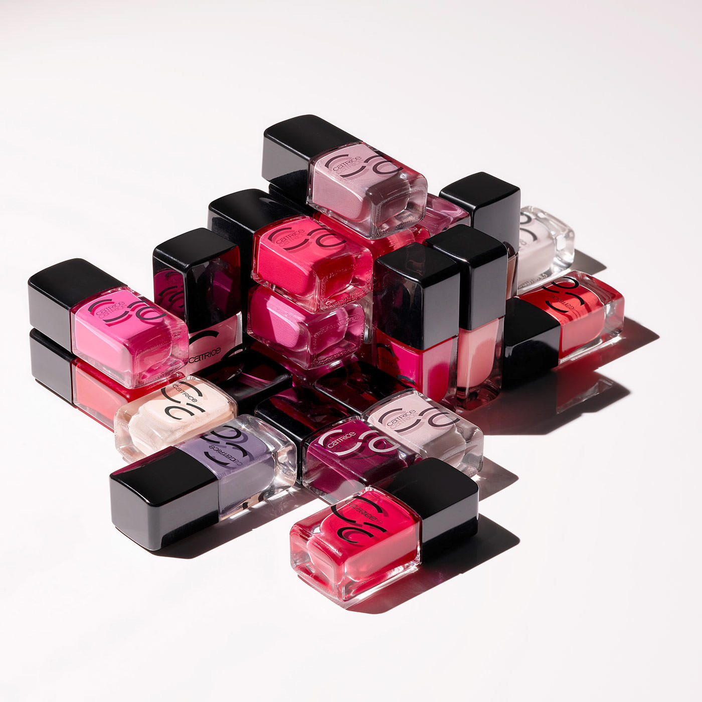 Nail polish display photography • Marc Wuchner • Cosmetic and Texture Photographer